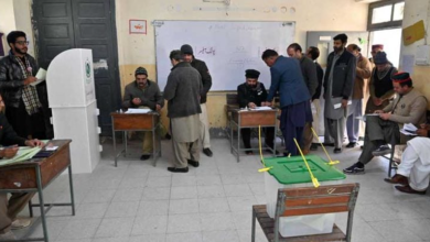Photo of الباكستانيون يتوجهون لصناديق الاقتراع لاختيار نوابهم