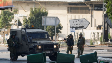 Photo of إصابات خلال اقتحام مدن في الضفة الغربية… وفرض تضييقات على المصلين في المسجد الأقصى