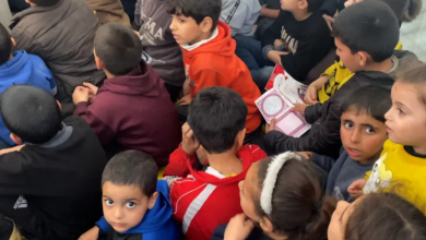 Photo of شاهد.. أطفال شمال غزة يحضرون حلقات تحفيظ القرآن الكريم داخل مراكز الإيواء