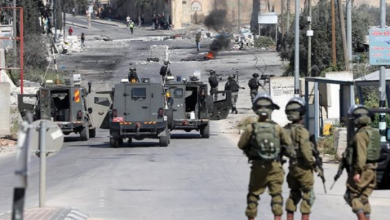 Photo of بالفيديو – القوات الإسرائيلية تخرب منازل الفلسطينيين خلال اقتحام نابلس