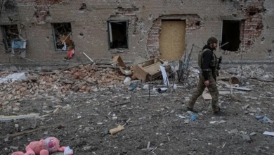 Photo of كييف تقر بوضع قواتها الصعب وتعلن قصف سفينة حربية استولت عليها روسيا في 2014