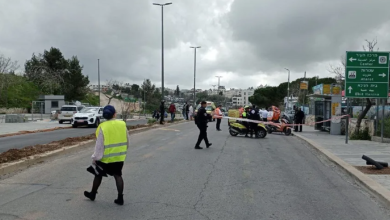 Photo of إصابة مستوطن بجروح في عملية طعن بالقدس واعتقال فتى 14 عامًا