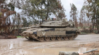 Photo of دبابات إسرائيلية تتوغل بشكل مفاجئ غرب خان يونس