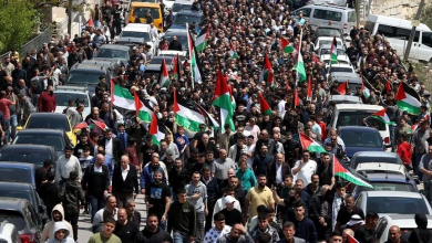 Photo of قتله مستوطنون بالضفة.. المئات في قرية بيتين يشيعون الشهيد عمر حامد