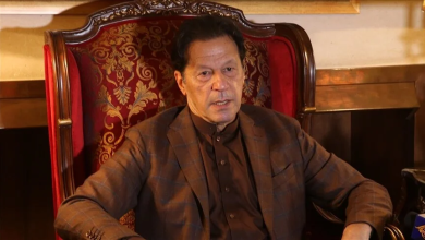 Photo of محكمة باكستانية تعلق حكما بالسجن على عمران خان وزوجته