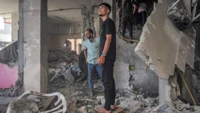 Photo of الحرب على غزة.. قصف متواصل لمناطق القطاع وحماس تبحث مقترحا لوقف إطلاق النار