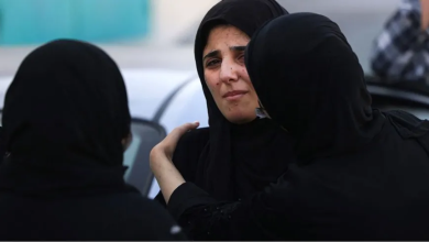 Photo of “الله يسهّل عليك يمّا”.. ردة فعل والدة شهيد تلقى تفاعلا واسعا (شاهد)