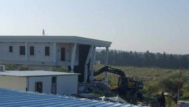 Photo of كَفر قرع: هدم مبنى يضم منزلين مأهولين بعد الغاء المحكمة قرارا بتجميد عملية الهدم
