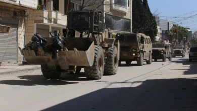 Photo of الجيش الإسرائيلي ينفذ اقتحامات بالخليل وأعمال تجريف في جنين
