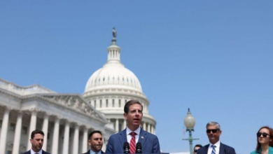 Photo of نائب أمريكي مدعوم من “أكبر لوبي صهيوني” يدعو لتغيير قيادة إسرائيل