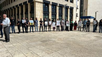 Photo of خلال وقفة إسنادية معهما.. الشيخ كمال خطيب يدعو لإطلاق سراح محمد جبارين ورفع القيود عن أحمد خليفة (فيديو)