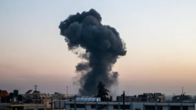 Photo of الحرب على غزة.. غارات إسرائيلية مكثفة على رفح وحماس توافق على مقترح لوقف إطلاق النار