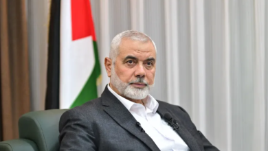 Photo of رويترز: قطر قد تغلق مكتب حماس كجزء من مراجعة وساطتها بالحرب