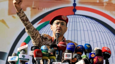 Photo of جماعة الحوثي اليمنية تعلن استهداف سفينتين إسرائيليتين في خليج عدن