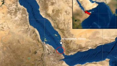 Photo of بريطانيا: سقوط صاروخ قرب سفينة تجارية جنوبي الحديدة اليمنية