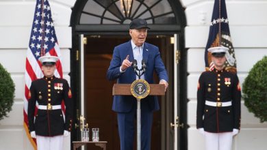 Photo of ناشطون يقاطعون بايدن ويطالبونه بوقف دعم الإبادة الجماعية في غزة