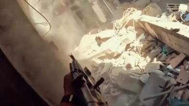 Photo of من وسط الظلام وقلب المعارك.. مشاهد لتكبيرات العيد في غزة (شاهد)