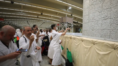 Photo of حجاج بيت الله الحرام يتوجهون إلى منى لرمي الجمرات