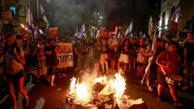 Photo of آلاف الإسرائيليين يتظاهرون لإسقاط حكومة نتنياهو