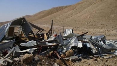Photo of مستوطنون يهدمون منشآت زراعية وبركسات سكنية في منطقة أريحا