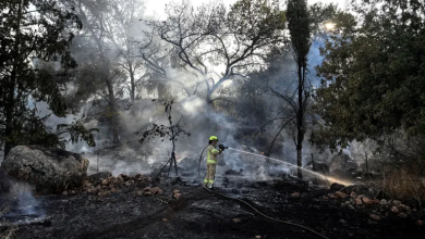 Photo of حزب الله يرد على اغتيال إسرائيل أحد مقاتليه بعشرات الصواريخ