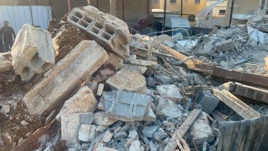 Photo of السلطات الإسرائيلية تهدم منزلا في الزرازير