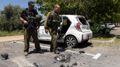 Photo of مقتل ضابط شمال إسرائيل وحريق بالجولان جراء صاروخ أطلق من سوريا