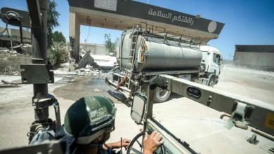 Photo of رويترز: مصر وإسرائيل تبحثان نظام مراقبة على الحدود مع غزة