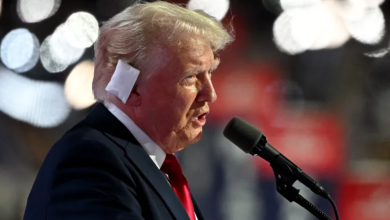 Photo of طبيب ترامب يبرر الضمادة الكبيرة على أذنه عقب محاولة اغتياله