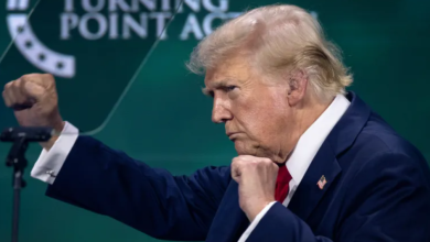 Photo of ترامب يطلب “تصويتا أخيرا” ويعتبر هاريس وإلهان عمر “مجنونتين”