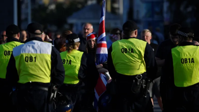 Photo of اعتقال ألف شخص جراء عنف أقصى اليمين في بريطانيا