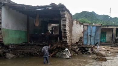 Photo of اليمن.. مصرع 33 شخصا وتدمير 28 منزلا جراء سيول المحويت