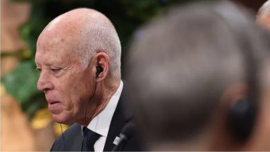 Photo of “لوفيغارو”: الرئيس التونسي يسحق منافسيه قبل انتخابات “شكلية بامتياز”