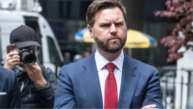 Photo of نائب ترامب يدعو لعمليات ترحيل جماعي للمهاجرين غير المسجلين في الولايات المتحدة