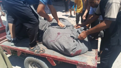 Photo of الاحتلال يرتكب مجزرة بمخيم ويلوح بتوغل جديد في خان يونس