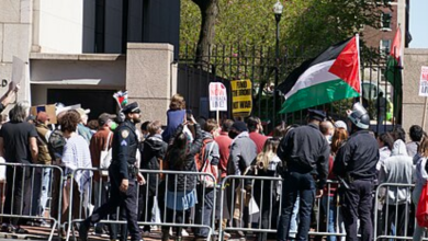 Photo of جامعة كولومبيا تعلن استقالة 3 مسؤولين بزعم “معاداة السامية”
