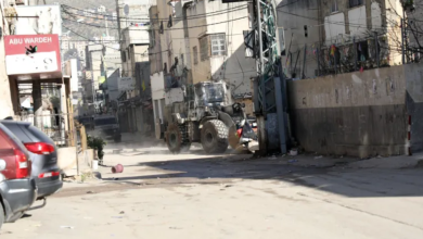 Photo of إصابة فلسطيني بالرصاص واعتقال 17 آخرين خلال اقتحام الجيش لمناطق في الضفة الغربية