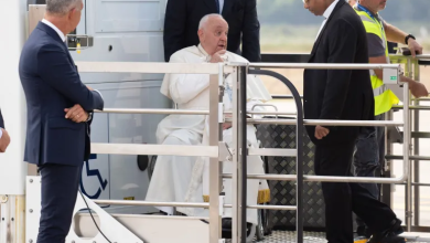 Photo of بابا الفاتيكان يصل إلى إندونيسيا ويسجل رقما قياسيا في عمر الـ87