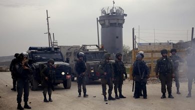 Photo of محامو الأسرى يعلنون تعليق العمل في محكمة عوفر العسكرية