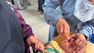 Photo of الاحتلال يمنع قافلة أدوية ووقود لحملة التطعيم من دخول شمال غزة