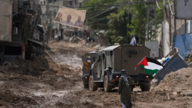 Photo of الاحتلال يحاصر مخيم الفارعة وينسحب من نور شمس ويدفع بتعزيزات إلى جنين