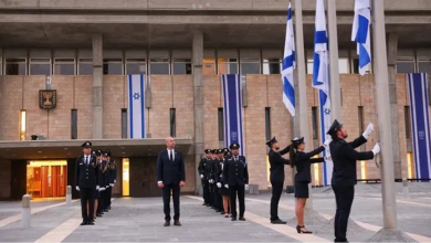 Photo of السلطات الإسرائيلية تبدأ “ذكرى الطوفان” بتنكيس الأعلام  في الكنيست (شاهد)‏