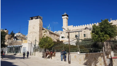 Photo of الاحتلال يغلق المسجد الإبراهيمي تزامنا مع اقتحام مستوطنين للأقصى