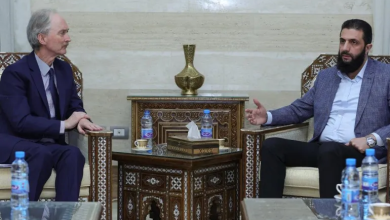 Photo of الشرع يلتقي بيدرسون في دمشق ودول عدة تتواصل مع الإدارة الجديدة