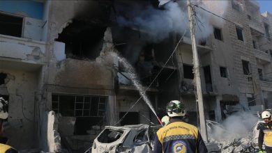 Photo of 8 قتلى بغارات جوية للنظام السوري وروسيا على إدلب