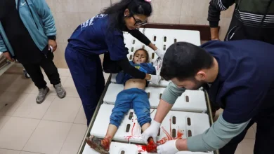 Photo of شهداء وجرحى جراء استهداف حراس المساعدات في غزة