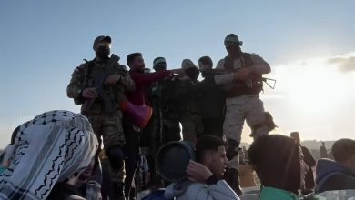 Photo of مشاهد جوية لعودة النازحين من جنوبي القطاع إلى شمال (فيديو)