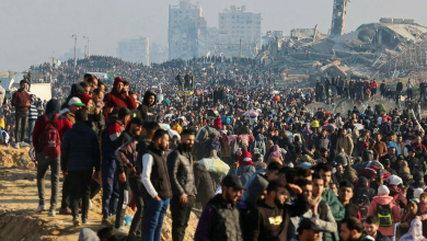 Photo of آلاف النازحين يواصلون العودة لشمال غزة والاحتلال يوسع عملياته بالضفة (شاهد)
