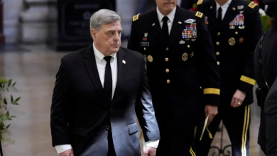 Photo of ترامب “يعاقب” رئيس أركان سابق وصفه بالفاشي