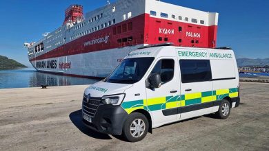 Photo of أوصلها بنفسه.. طالب اسكتلندي يتبرع بسيارات إسعاف لمناطق الحروب